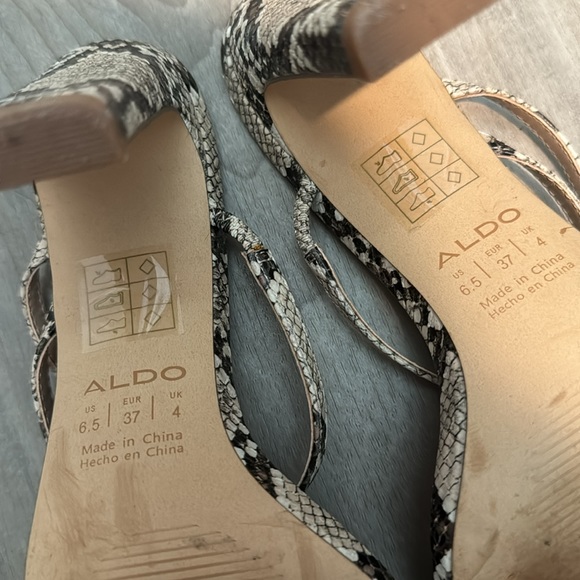 Aldo Snakeskin Slip On Heels - Picture 6 of 6